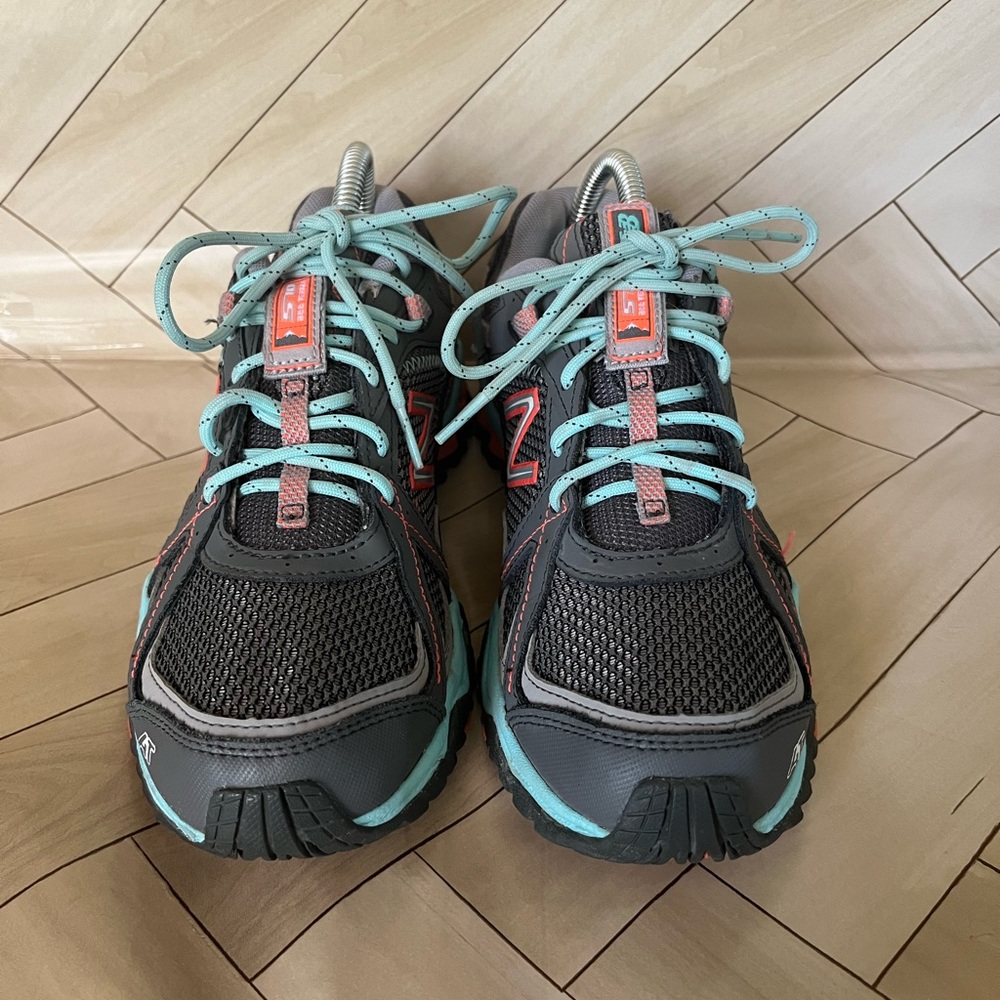 Women’s New Balance 570 All Terrain Gray. Size 8